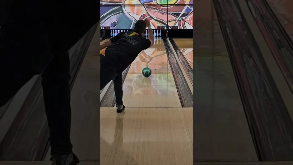 Paragon Pearl Quick Hit w/ Jeff Piroozshad  #TrackBowling #ParagonPearl #HK22